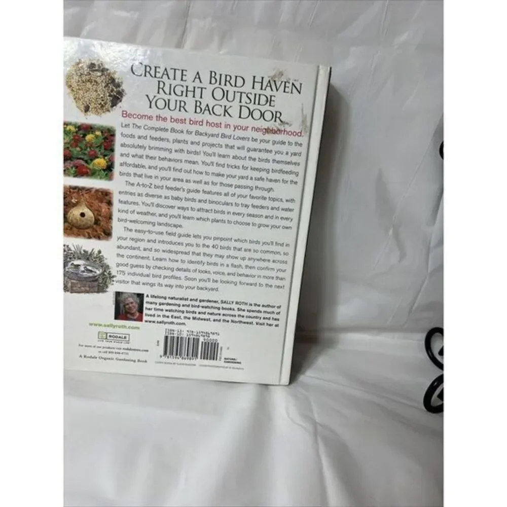 Complete Book for Backyard Birdlovers - Hardcover By‎ Sally Roth
